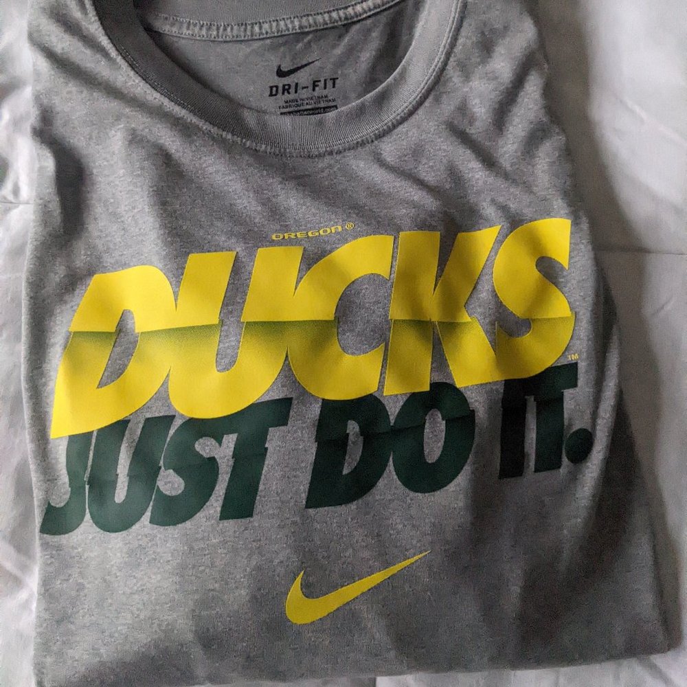 Mens Nike DUCKS Tee size XXL